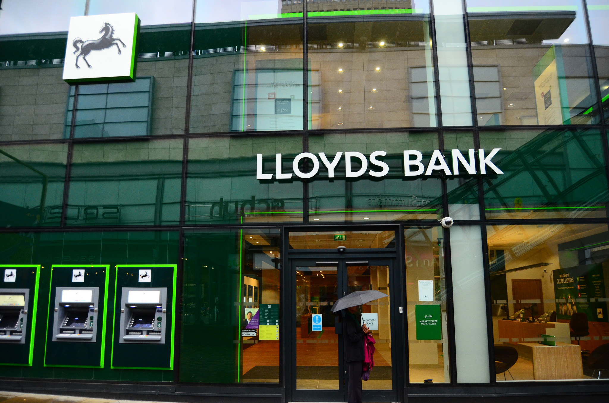 Lloyds Bank confirms branch closures and 9,000 job losses ...
