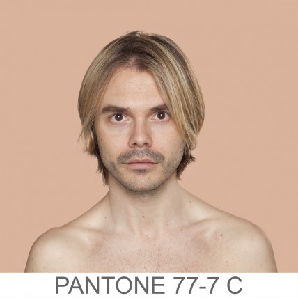PANTONE 77-7 C