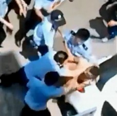 Police brutality during pipeline protests in Qidong, China