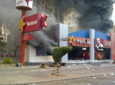 Protesters set fire to KFC in Tripoli, Lebanon
