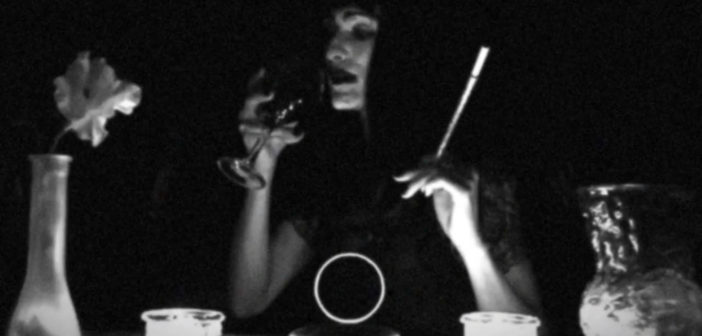 Lil Daggers - Pair Of Lives