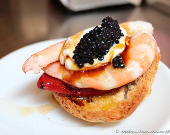 Quimet i Quimet: Langoustine, Red Pepper & Caviar Montadito
