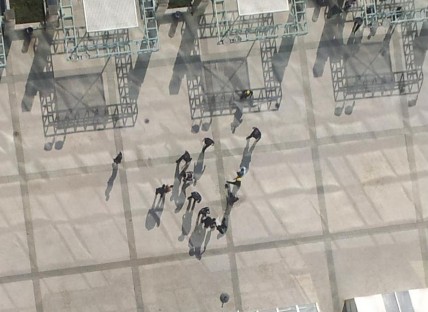 Tel Aviv bomb suspect surrounded by Israeli security forces