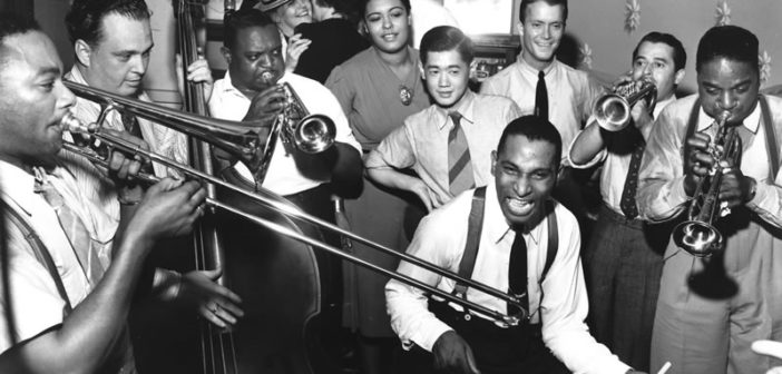 Lips Page, Billie Holiday, Cozy Cole and others jam in 1939