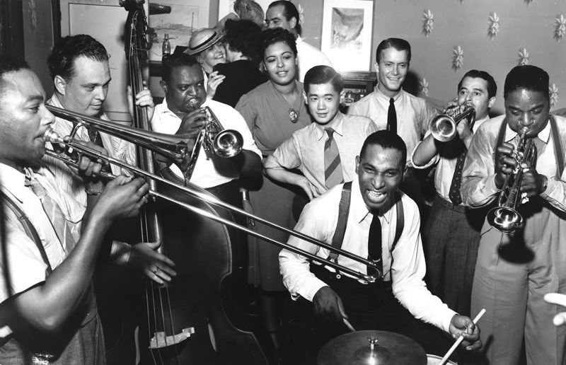 Lips Page, Billie Holiday, Cozy Cole and others jam in 1939