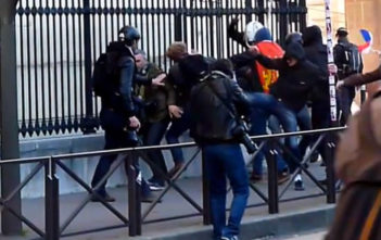 Violent skirmished at protest against gay marriage in Paris, France
