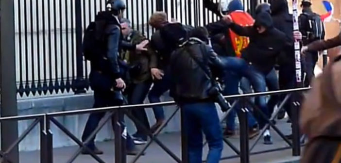 Violent skirmished at protest against gay marriage in Paris, France