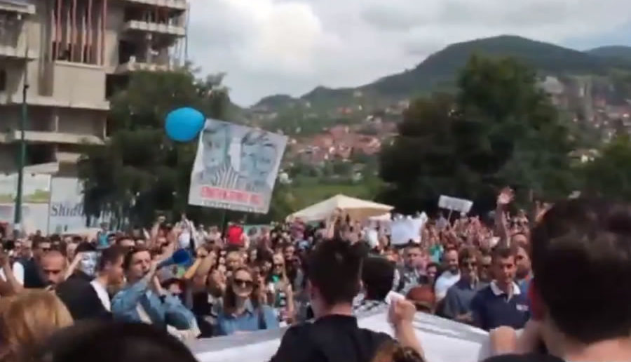 Thousands protest on the streets in Bosnia