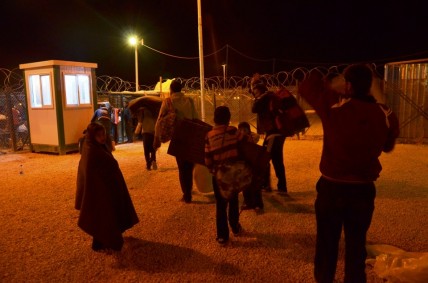 Syrian refugees enter Za'atari camp in northern Jordan
