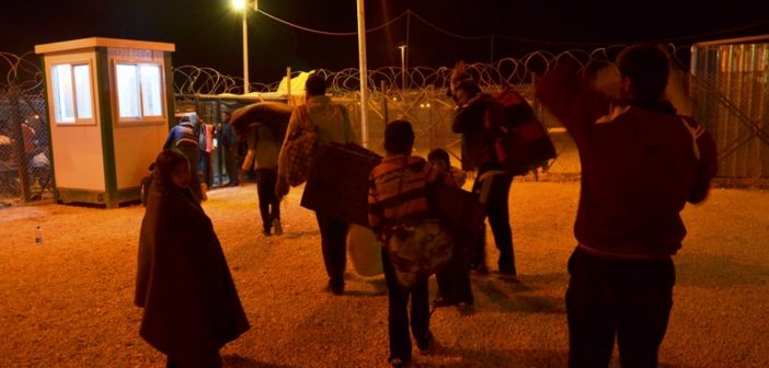 Syrian refugees enter Za'atari camp in northern Jordan