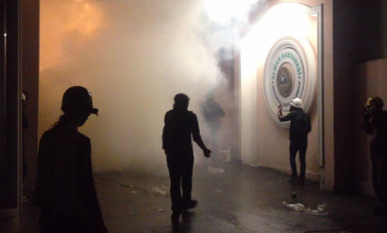 Police used tear gas and water cannons against injured protesters inside the Universal German (Taksim) Hospital