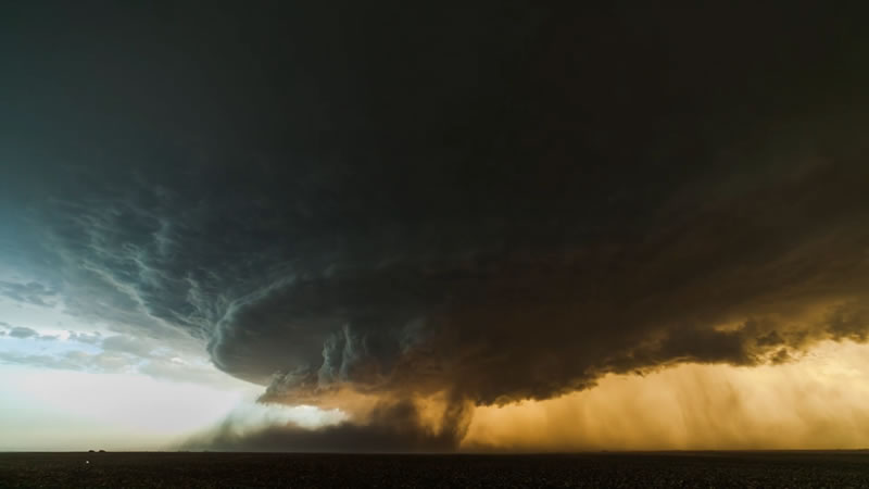 Tiemlapse rotating superstorm