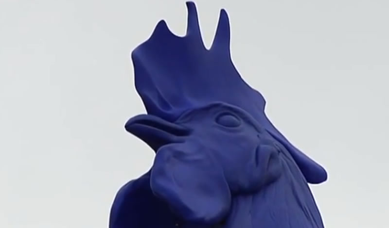 Blue cockerel sculpture in Trafalgar Square