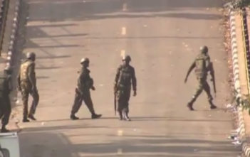 Kenyan military personnel outside Westgate mall in Nairobi