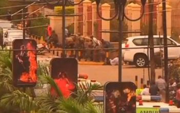 Kenyan soldiers outside the Westgate mall in Nairobi