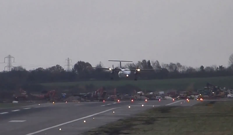 Plane struggles to land at BHX in gale-force winds