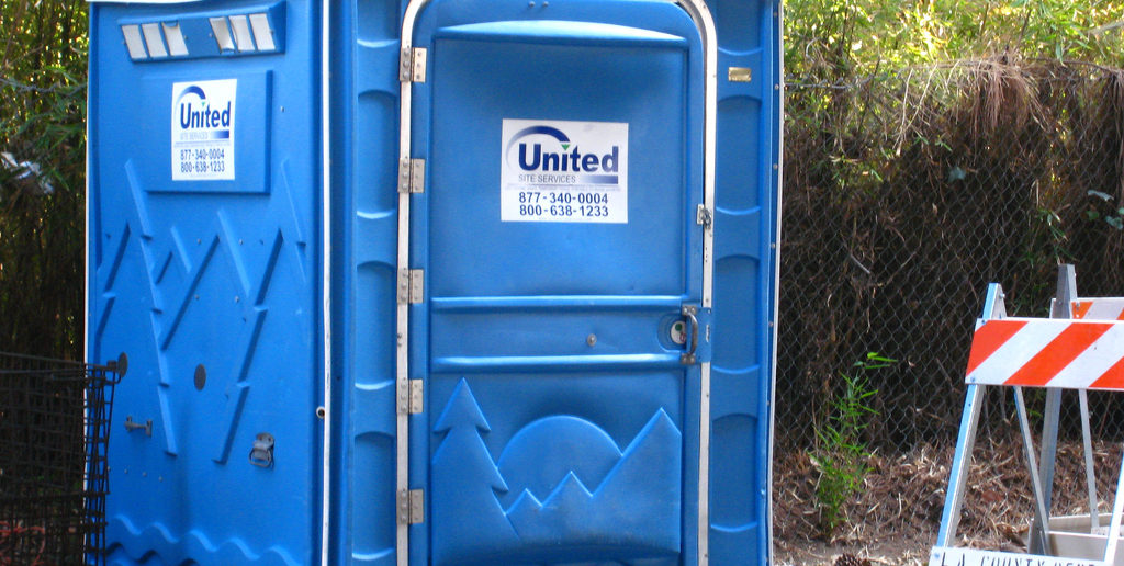 Portable toilet