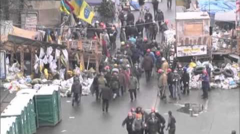 Violence erupts as brief truce collapses in Ukraine