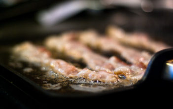Bacon pan