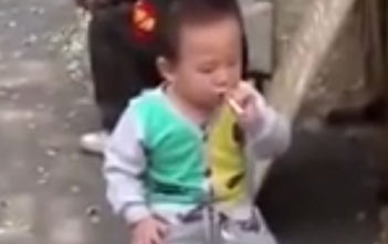 Chinese toddler smoking video