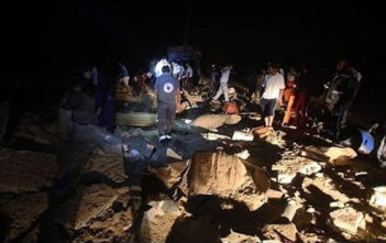 Gaza air strikes kill 20
