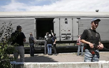 Refrigerated train for bodies of MH17 plane crash victims