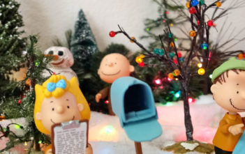 Snoopy Christmas scene