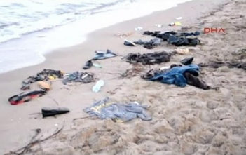 Dead migrants wash up on beach in Turkey