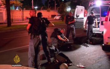 Israel: Israel suspends Palestinian entry permits after Tel Aviv shooting
