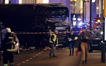 Lorry hots Christmas market in berlin