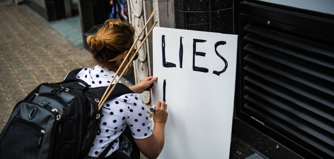 Lies protest