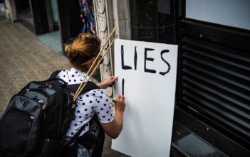 Lies protest
