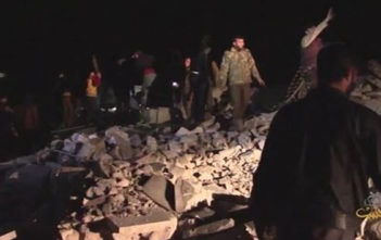 Air strike hits mosque in Syria