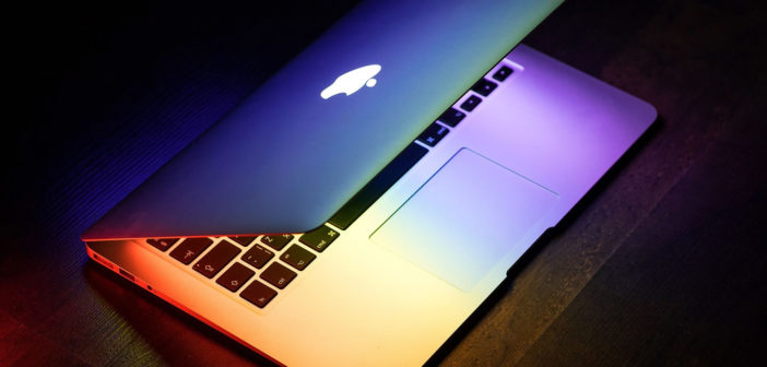 Apple Macbook laptop