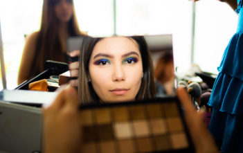 Makeup mirror